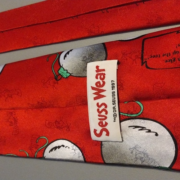 *4/$20 Bundle Deal Closet Cleanout Sale* Seuss Wear Grinch Christmas Tie - Picture 2 of 5